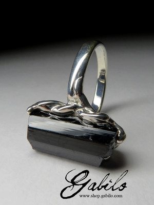 Кольцо с кристаллом черного турмалина