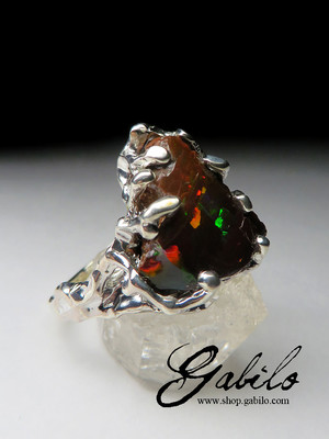 Серебряное кольцо с шоколадным опалом