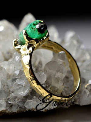 Мужское кольцо с изумрудом золотое