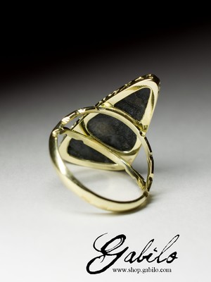 Золотое кольцо с лабрадором лунным камнем