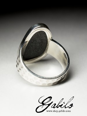 Серебряное кольцо с уваровитом