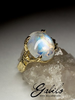 Золотое кольцо с лунным камнем адуляром