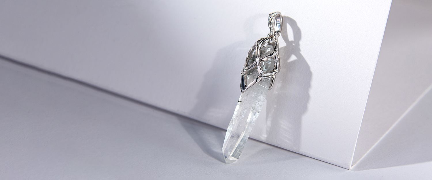 Jewelry with rock crystal gabilo