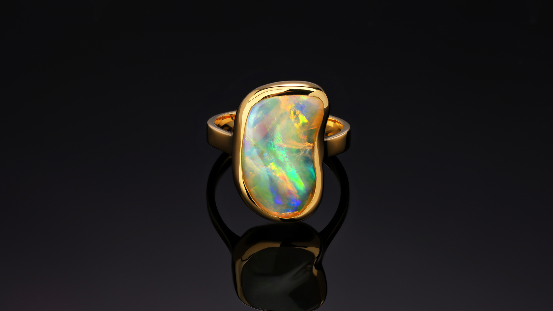 opal/rings with yellow stones Gabilo.jpg