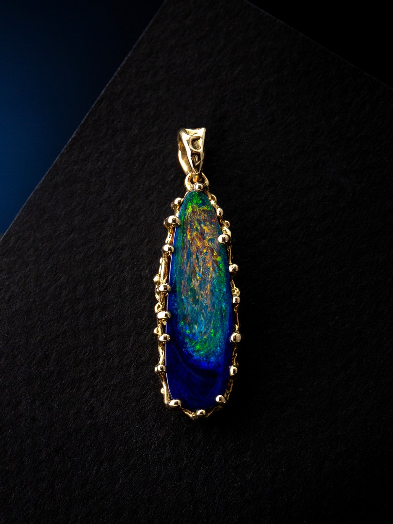 doublet opal gold pendant