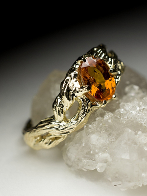 Золотое кольцо со спессартином