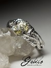 Серебряное кольцо со скаполитом