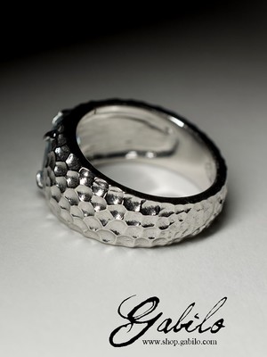 Серебряное кольцо с топазом с сертификатом МГУ