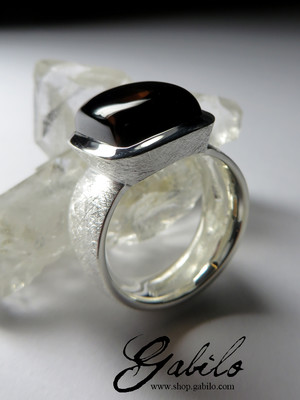 Крупное серебряное кольцо с морионом