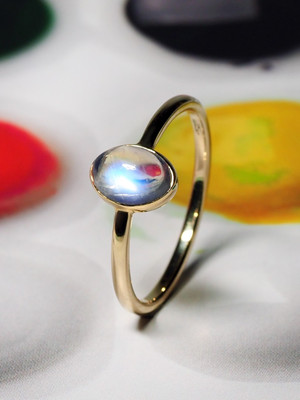 Золотое кольцо с лунным камнем с сертификатом МГУ