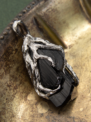 Серебряная подвеска с кристаллом шерла