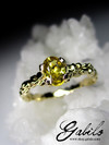 Золотое кольцо с желтым сапфиром