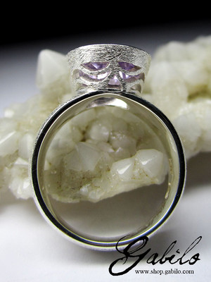 Серебряное кольцо с аметистом