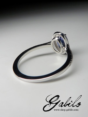 Золотое кольцо со шпинелью и бриллиантами с сертификатом МГУ