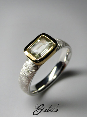 Серебряное кольцо с гелиодором с сертификатом МГУ