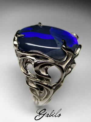 Серебряное кольцо с чёрным Опалом