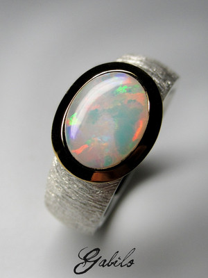 Серебряное кольцо с австралийским опалом