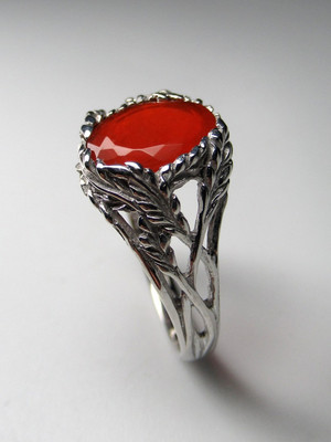 Серебряное кольцо с огненным опалом