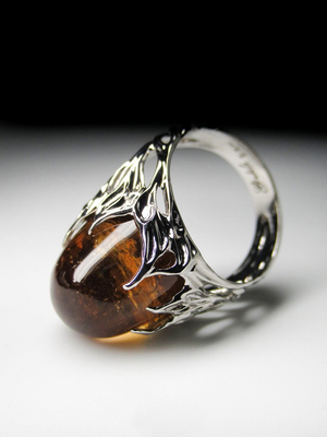 Золотое кольцо с кабошоном турмалина
