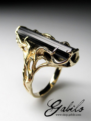 Золотое кольцо с шерлом