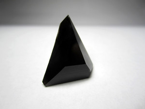 Морион в форме треугольника