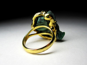 Золотое кольцо с малахитом