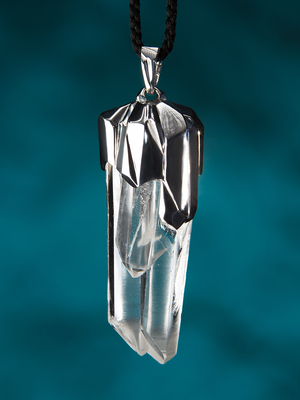 Серебряный кулон с кристаллом горного хрусталя