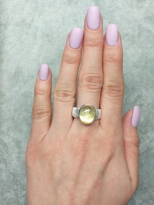 Серебряное кольцо с кварцем волосатиком
