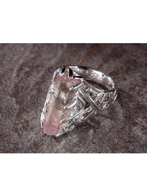 Серебряное кольцо с кристаллом турмалина