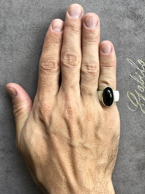 Серебряное кольцо с черным агатом