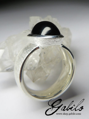 Серебряное кольцо с черным агатом