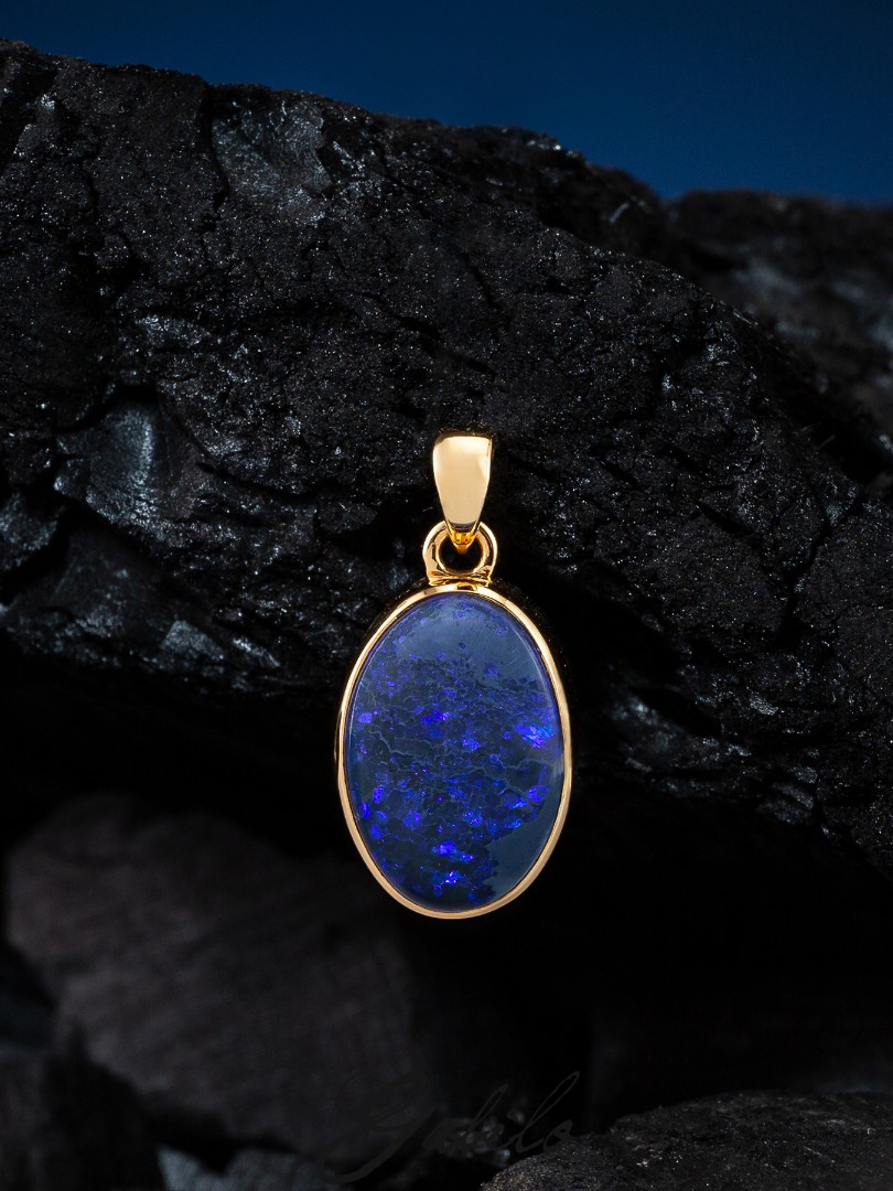 black opal gold pendant