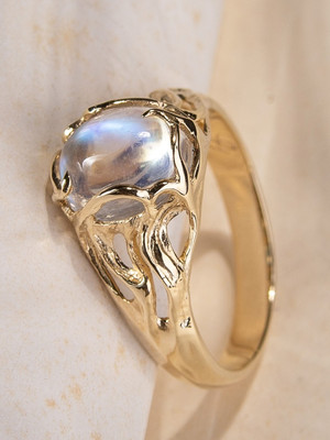 Золотое кольцо с Лунным Камнем
