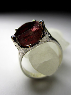 Сертифицированное кольцо с рубеллитом турмалином
