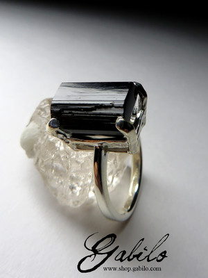 Кольцо с черным турмалином кристалл