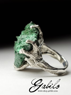 Серебряное кольцо с малахитом