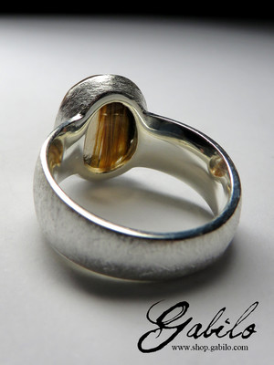 Серебряное кольцо с кабошоном кварца с рутилом