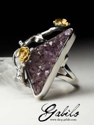 Серебряное кольцо с кристаллами аметиста