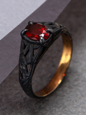 Серебряное кольцо с огненным опалом