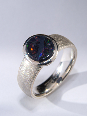 Серебряное кольцо с Черным Опалом