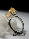 Кольцо с кристаллом топаза Империал