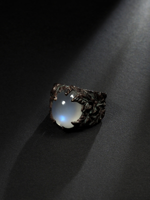 Серебряное кольцо с Лунным камнем