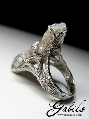 Серебряное кольцо с агатовой розой