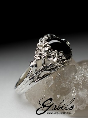 Серебряное кольцо с гранатом альмадином