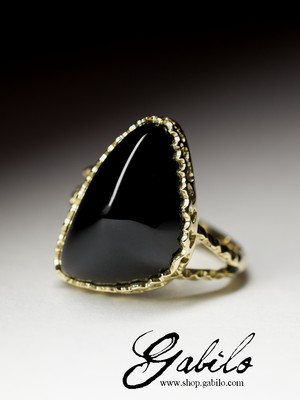 Мужское золотое кольцо с черным агатом