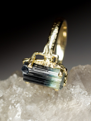 Золотое кольцо с турмалином