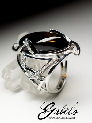 Золотое кольцо с морионом и бриллиантами