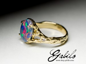Золотое кольцо с триплет опалом и бриллиантами