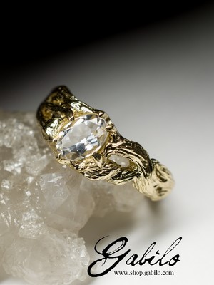 Золотое кольцо с горным хрусталем с сертификатом МГУ
