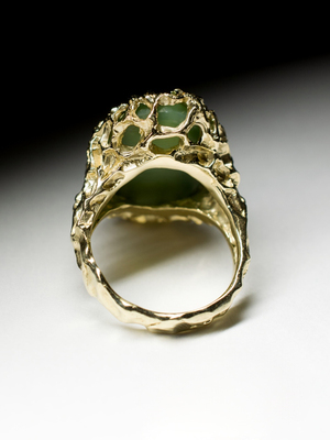 Золотое кольцо с нефритом 